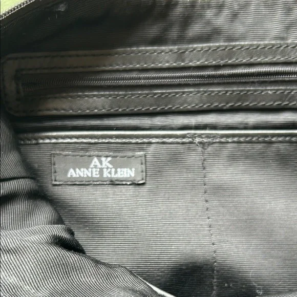 AK Anne Klein Black Leather Shoulder Bag – Preloved - Picture 7 of 9